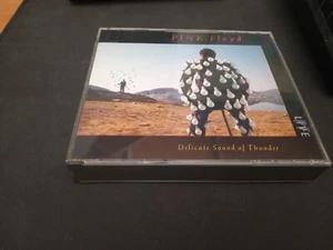 PINK FLOYD DELICATE SOUND OF THUNDER 2 CD COME NUOVO - Bild 1 von 2