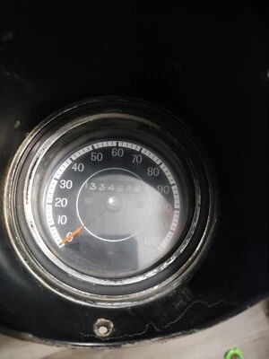 Velocímetro Cutlass Oldsmobile 1974 con cable Foto 1 de 4