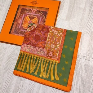 Unused HERMES Carre 90 SUR UN TAPIS VOLANT Silk Scarf 90cm Annie Faivre - Picture 1 of 24