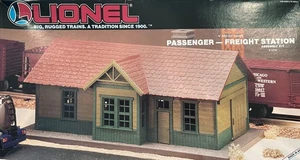 "O' GAUGE LIONEL PASSENGER & FREIGHT STATION KIT - G-12734 - NICE ITEM! - Picture 1 of 3