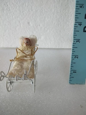 Cochecito vintage de reliquia para bebé Foto 1 de 3