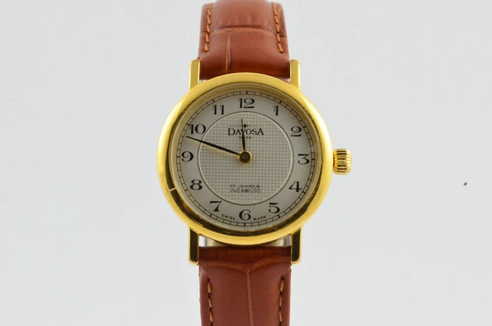 DAVOSA DAMEN UHR QUARZ VINTAGE 25MM STAHL VERGOLDET ARMBANDUHR VINTAGE RAR - Bild 1 von 4