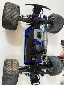 Kyosho DMT Nitro 4x4 Stadium Truck Beschreibung lesen - Bild 1 von 20