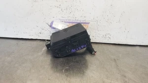 18 DODGE CHARGER 6.4L ENGINE FUSE BOX - Picture 1 of 12