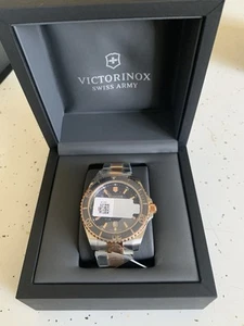 Reloj Victorinox Maverick Hombre Grande Esfera Azul - 241950 - Imagen 1 de 6