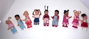 Barbie Happy Family Quartiere Bambino Nikki Bambola NUOVO - Foto 1 di 20