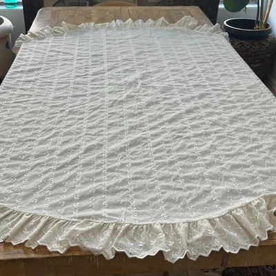 JCPenney Tablecloth 69" Cream Eyelet Lace Oval Ruffled Granny Cottage Core - Image 1 of 4
