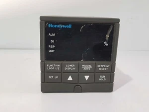 HONEYWELL UDC3000 VERSA-PRO UNIVERSAL DIGITAL CONTROLLER DC300K-E-000-20-0000-0 - Picture 1 of 9