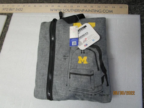 Michigan Wolverines BackPack Fold Up Bag Cover