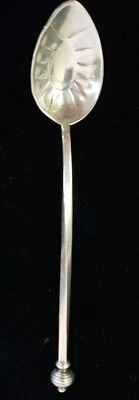 Padrão de bola de prata esterlina Early Gorham final de 1800 4,5" Demitasse - Imagem 1 de 4