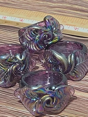 4 Anelli Tovagliolo Iridescenti Viola Vetro Fuso Soffiato a Mano Splendido Lotto 1 - Immagine 1 di 4