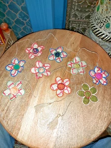 HANGING INDIAN RECYCLED SARI FLOWER BUNTING - 210cm LONG - Picture 1 of 12
