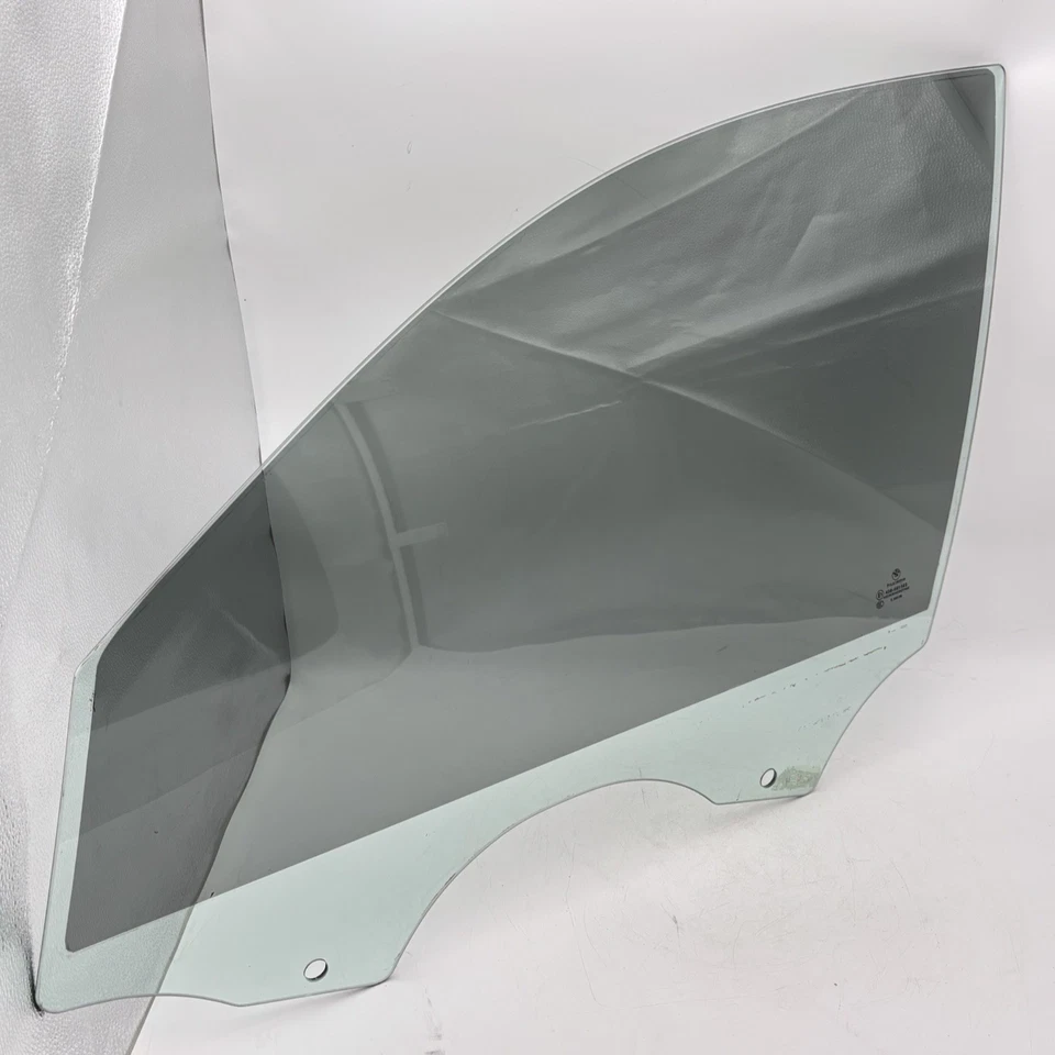 06-11 BMW 325i 328i 335i E90 E91 Sedan Front Left Door Window Glass Tint 7060263 - Image 1 of 4