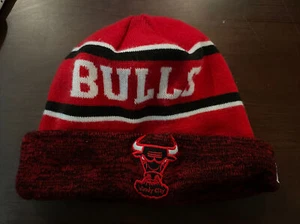 Chicago Bulls Windy City Toboggan Hat NBA Hardwood Classics Red Black New Era - Picture 1 of 7