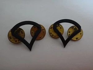 Pair US Army PRIVATE FIRST CLASS E3 Metal Collar Badges + 2 Clutch Back Catches - Picture 1 of 2