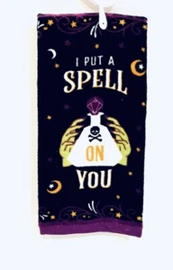 NEW Disney Hocus Pocus Hand Towels 2-Pack Halloween Fall Kitchen Decor Towel - Picture 1 of 3