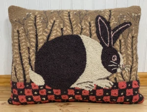 Warren Kimble Hooked Wool Bunny Rabbit Pillow Peking Handicraft Folk 14x18 New - Picture 1 of 11