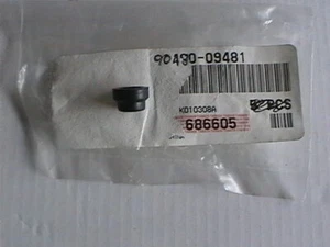 GENUINE YAMAHA CASE GROMMET 90480-09481 DT125 DT125R DT200 WR200 XTZ660 TENERE - Picture 1 of 2