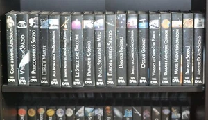 VHS - L'Universo - Piero Angela 36 VHS IN OTTIME / BUONE CONDIZIONI - Foto 1 di 2