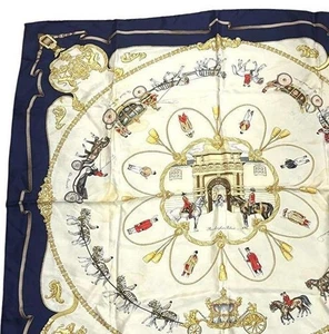 HERMES Carre 90 THE ROYAL MEWS Seidentuch Tuch marine bunt ohne Karton gebraucht selten - Bild 1 von 6