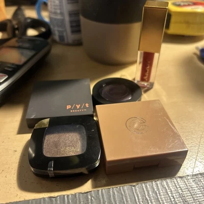 Two Eye Shadows One L’Oréal And One Organic And Natural Beauty, 1 Lip Gloss - Image 1 of 4