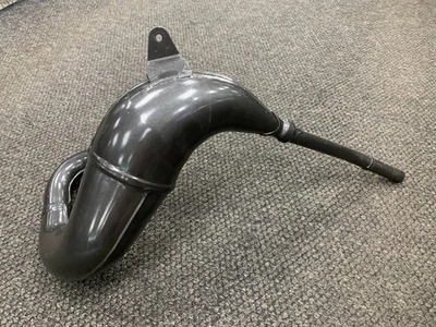 KAWASAKI KX 112 / KX 85 / KX 100 | CÂMARA/TUBULAÇÃO DE ESCAPE DE ESTOQUE FABRICANTE DE EQUIPAMENTO ORIGINAL 18120-0017 - Imagem 1 de 4