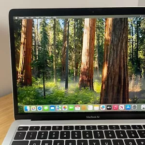 Apple MacBook Air (2020, 13"), M1, 8GB RAM / 256GB, Silver | GOOD CONDITION - Picture 1 of 13