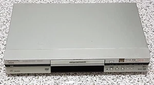 Videoregistratori Panasonic DMR E50 - Foto 1 di 18