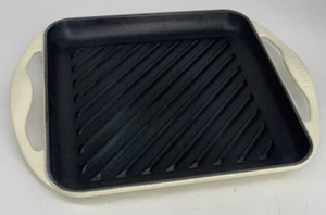 LE CREUSET, 24 cm CUADRADA DOBLE ASA DE HIERRO FUNDIDO, CREMA - Imagen 1 de 7