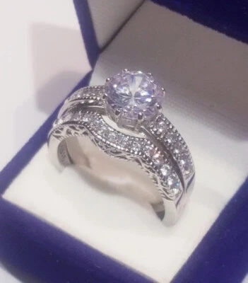 VENDA LIVRE! Conjunto de anel de noivado de diamante simulado redondo 3 quilates aço inoxidável - Imagem 1 de 4