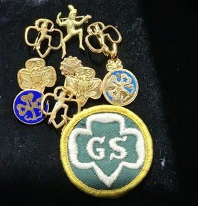 Vtg 10p Lot Girl Scout Pins Insignia Mixed Years 50's 60's 1937 Brownie 1st - Picture 1 of 18
