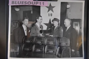 Vintage 1948  RADIOS for VETS  BROOKLYN NY  Westinghouse High School  PHOTOGRAPH - Picture 1 of 5