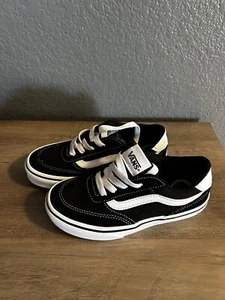 NWOB VANS Boy's Fashion Sneakers Vans Brooklyn Sneaker BLACK WHITE SIZE 13 - Picture 1 of 5