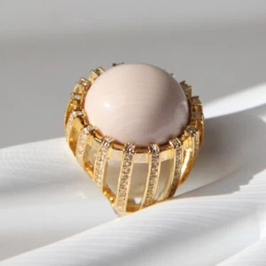 FASHION COCKTAIL LARGE RING 18K GOLD PLATED CRYSTAL ROUND ROSE RESIN US SIZE 6 - Picture 1 of 1