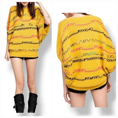 NOVO Poncho Cavalete Chicote Poncho Asa de Morcego Suéter Macio em Amarelo Combo Tamanho P/M - Imagem 1 de 4