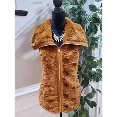 Chaleco grande Marc New York para mujer dorado de piel sintética sin mangas con cremallera completa bolsillos Foto 1 de 4