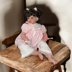 Fayzah Spanos Vinyl Puppe kostbares Erbstück 24" Zoll gewichtet 1999 signiert - Bild 1 von 7