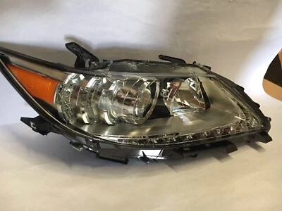 Faro halógeno lado pasajero derecho ajuste 2013-2016 Lexus ES300h ES350 81105-33B30 Foto 1 de 4