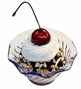 HELADO FALSO DE ZICAKES comida artificial falsa Rocky Road Sundae - Imagen 1 de 7