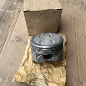 Chevrolet Piston P/N 10046106 GM NOS - Picture 1 of 12
