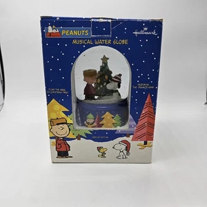 PEANUTS Weihnachten 50. Jahrestag musikalische Schneekugel Punze verpackt guter Zustand - Bild 1 von 7