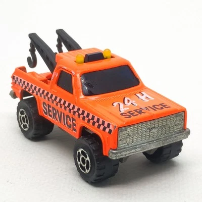 Majorette Chevrolet Blazer + Hook 24 H Service Orange 1/62 (3") Pre-owned 001 - Image 1 of 4