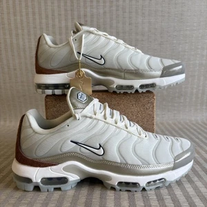 Scarpe Nike Golf Air Max Plus Uomo Taglia 11 Bianco Marrone IB4415-100 Senza Punte - Foto 1 di 21
