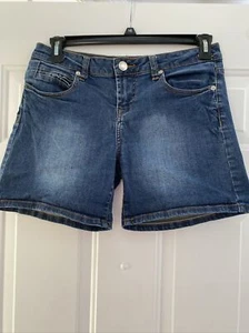 GUESS Women's Blue Denim Shorts - Size 29 - EUC - Picture 1 of 4