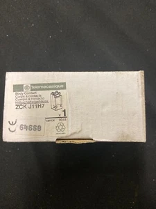 NEW Telemecanique Schneider Electric  -  ZCK J11H7 Contact  (New) - Picture 1 of 1