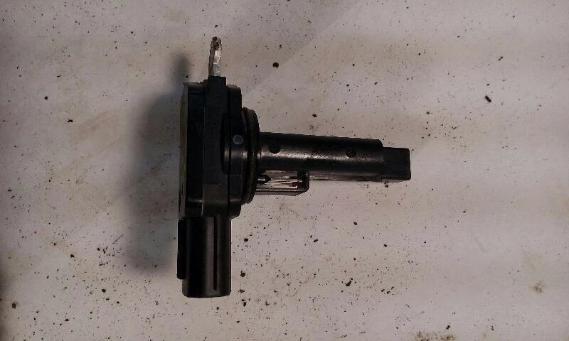 Medidor de flujo de aire Toyota Corolla Sedán 09-18 1,8 litros  Foto 1 de 4