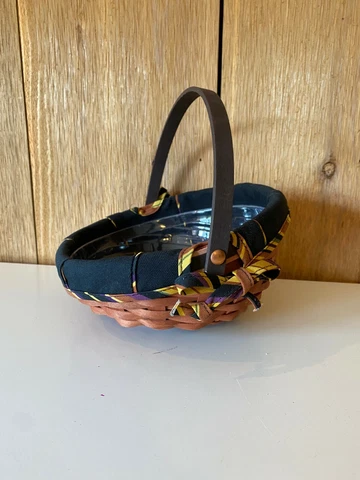 Longaberger 2006 Small Halloween Treats Basket Combo Cover