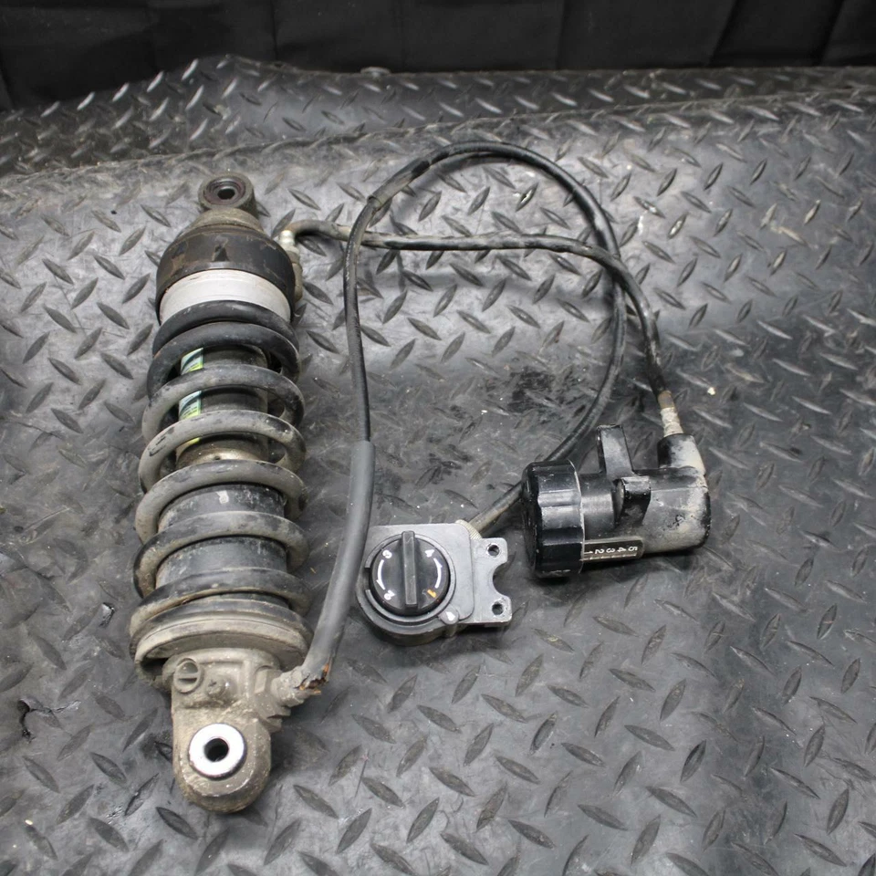 86 SUZUKI GS750ES REAR BACK SHOCK ABSORBER SUSPENSION BB233 - Image 1 of 4