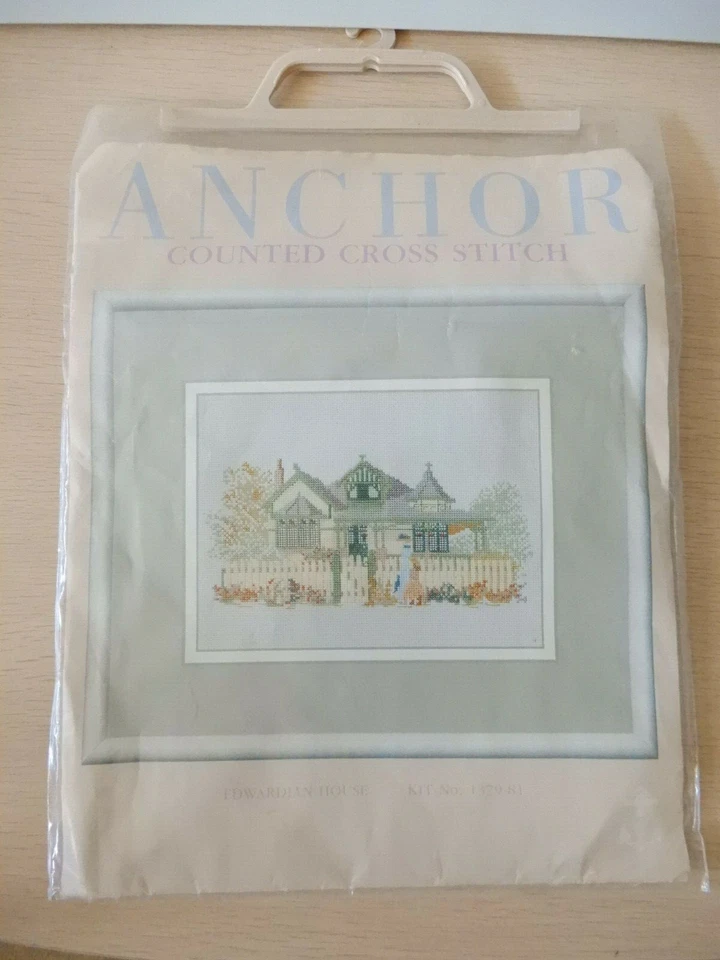 ANCHOR Counted Cross Stitch PATTERN KIT w Thread. EDWARDIAN HOUSE. #1379-81