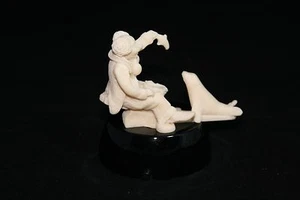 Valentino Alabaster Resin Clown Feeding Seal Fish - Picture 1 of 6
